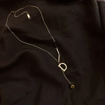 2020 naujas klasikinis titano plieno, D raidė pakabukas Karoliai moteris bižuterijos rudenį megztinis grandinės mergaitės kaklo grandinės