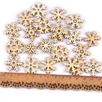 50pcs 24mm Natūralaus Medžio Amatų Sumaišykite Kalėdų Snaigės Modelio Scrapbooking Medinių Namų Dekoro Rankų darbo 