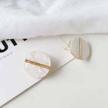 Derliaus Mygtuką formos akrilo turas stud auskarai moterims, minimalistinio stiliaus Balta stud auskarai Papuošalai Priėmimo 2020 m.
