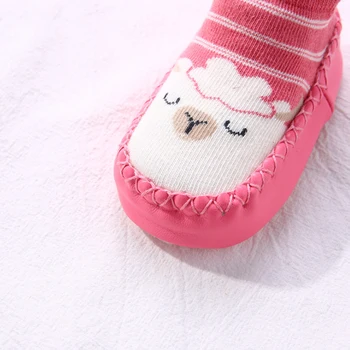 Kūdikių kojinės su guminiais padais, skirti vaikams kojinės batų namų šlepetės mergytę namo aukšte kojinės anti slip gyvūnų pirmieji žingsniai