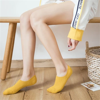 Moterų bambuko pluošto kvėpuojantis tinklelio kojinės saldainiai spalvos vertikalios juostelės tuščiaviduriai mergaičių mados vasaros žemų dažnių nematomas sokken saldus