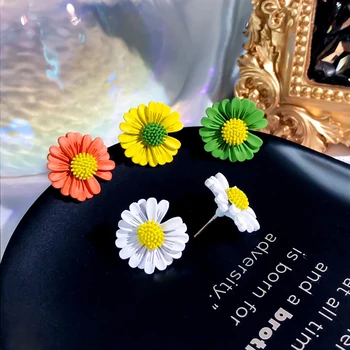 Naujas dizainas bižuterijos saldus meilė spalvinga mažos daisy gėlių auskarai moterų blizga paprastas elegantiškas stud auskarai moteris