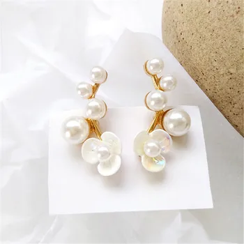 Naujausias tendencijas asmenybės sutartis metalo pearl gėlių formų subtilus street snap auskarai dėvėti imtis panele auskarai