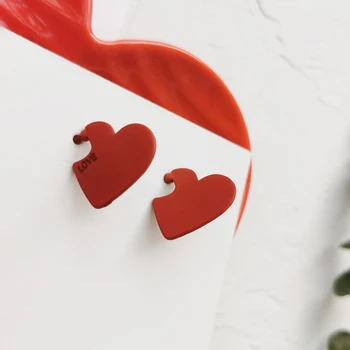 Paprastas širdies formos auskarai moterims asmenybė, temperamentas raudonomis raidėmis auskarai moterų minimalistinio stiliaus Papuošalai Priėmimo