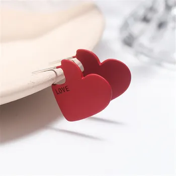 Paprastas širdies formos auskarai moterims asmenybė, temperamentas raudonomis raidėmis auskarai moterų minimalistinio stiliaus Papuošalai Priėmimo